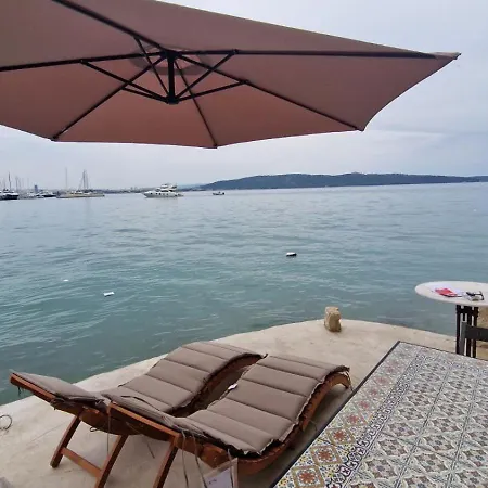 Sea House Kastilac