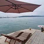 Sea House Kastilac